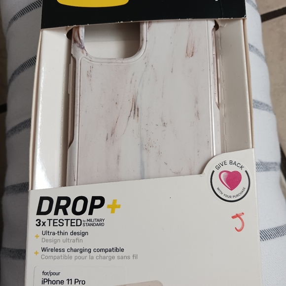 Otter Box Case iPhone 11Pro/Xs/X - Picture 6 of 7